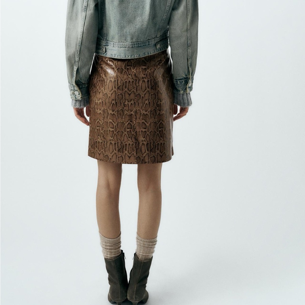 NWT Zara faux snakeskin leather skirt - Picture 4 of 8